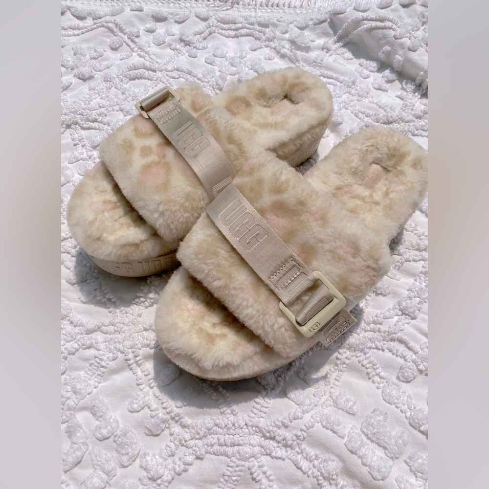 UGG Slippers High Top Flats Size 9